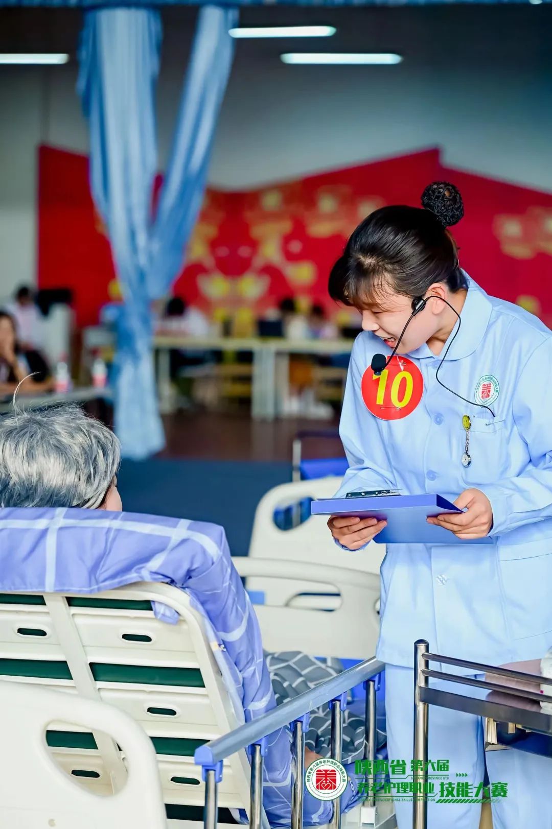 頤悅養(yǎng)老公司的李露露，你是好樣的！