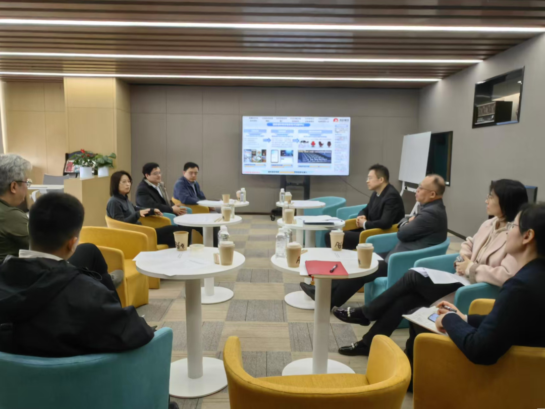 貫徹“XR產(chǎn)業(yè)創(chuàng)新中心”建設(shè)戰(zhàn)略布局，西投控股赴西部電影集團有限公司座談交流