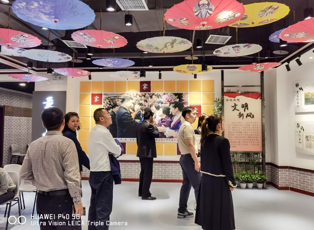 公司固定收益部黨支部、投行業(yè)務(wù)部黨支部、綜合事務(wù)部與金融（產(chǎn)業(yè)）基地保障黨支部開(kāi)展聯(lián)合黨日活動(dòng)