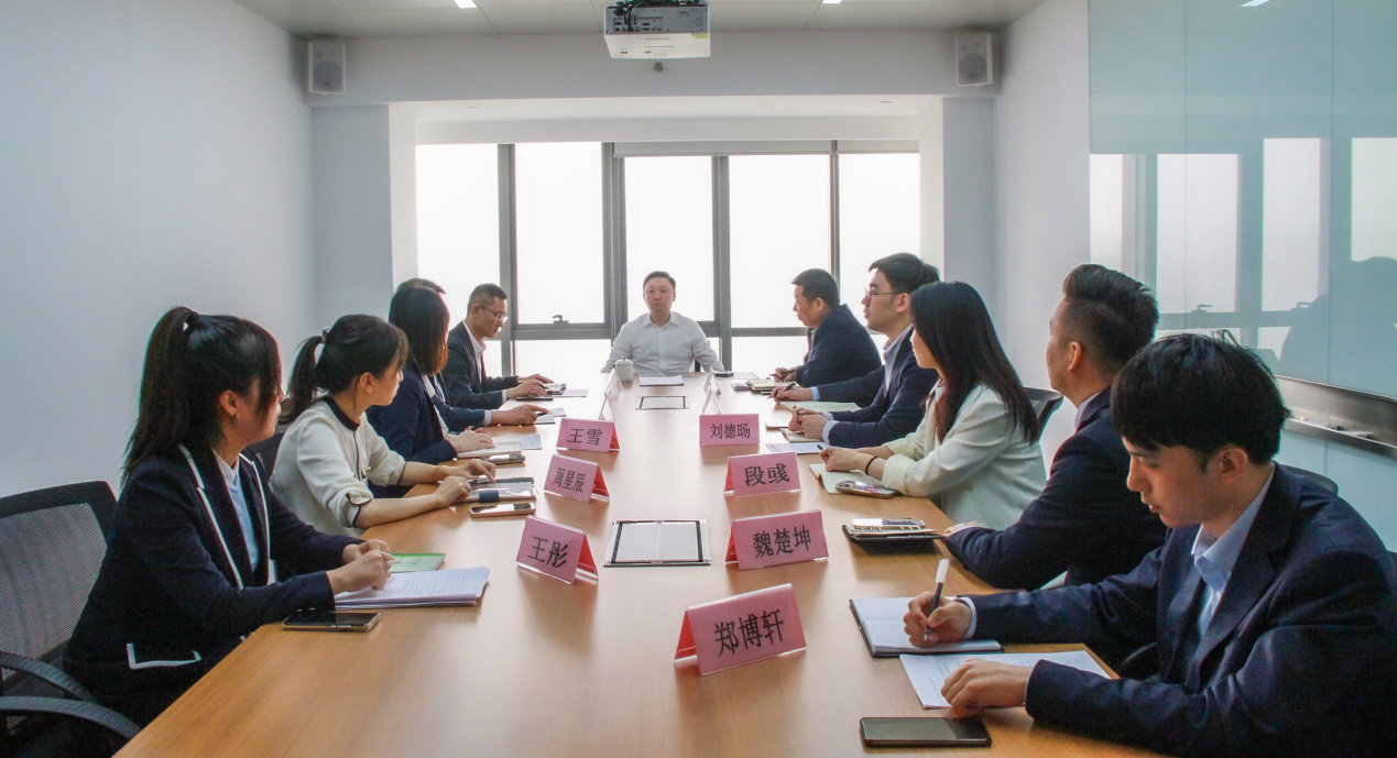 公司黨委書記、董事長杜巖岫調(diào)研投行業(yè)務(wù)部